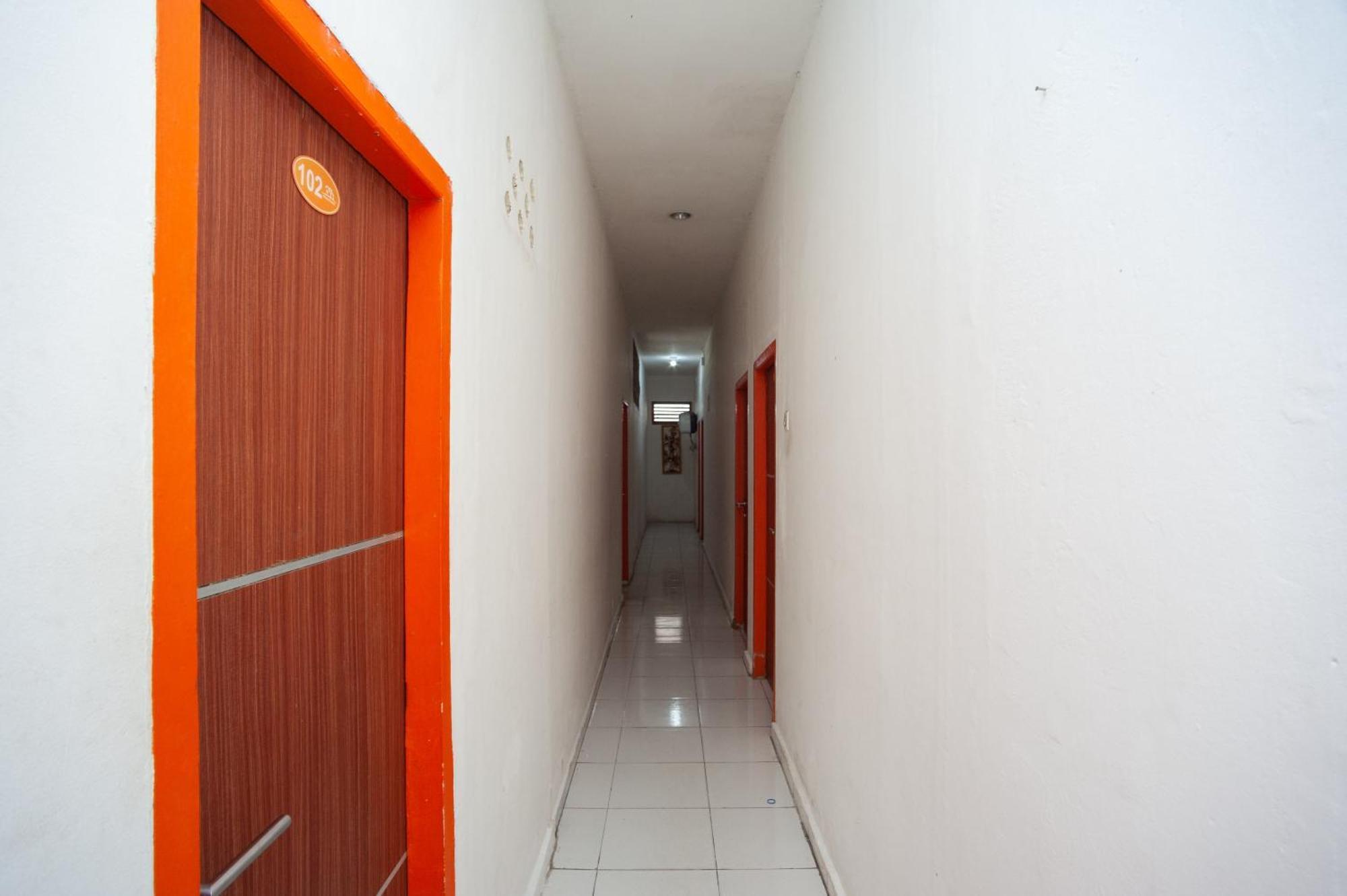 Hotel Reddoorz Near Jalan Jenderal Sudirman Palembang Zewnętrze zdjęcie