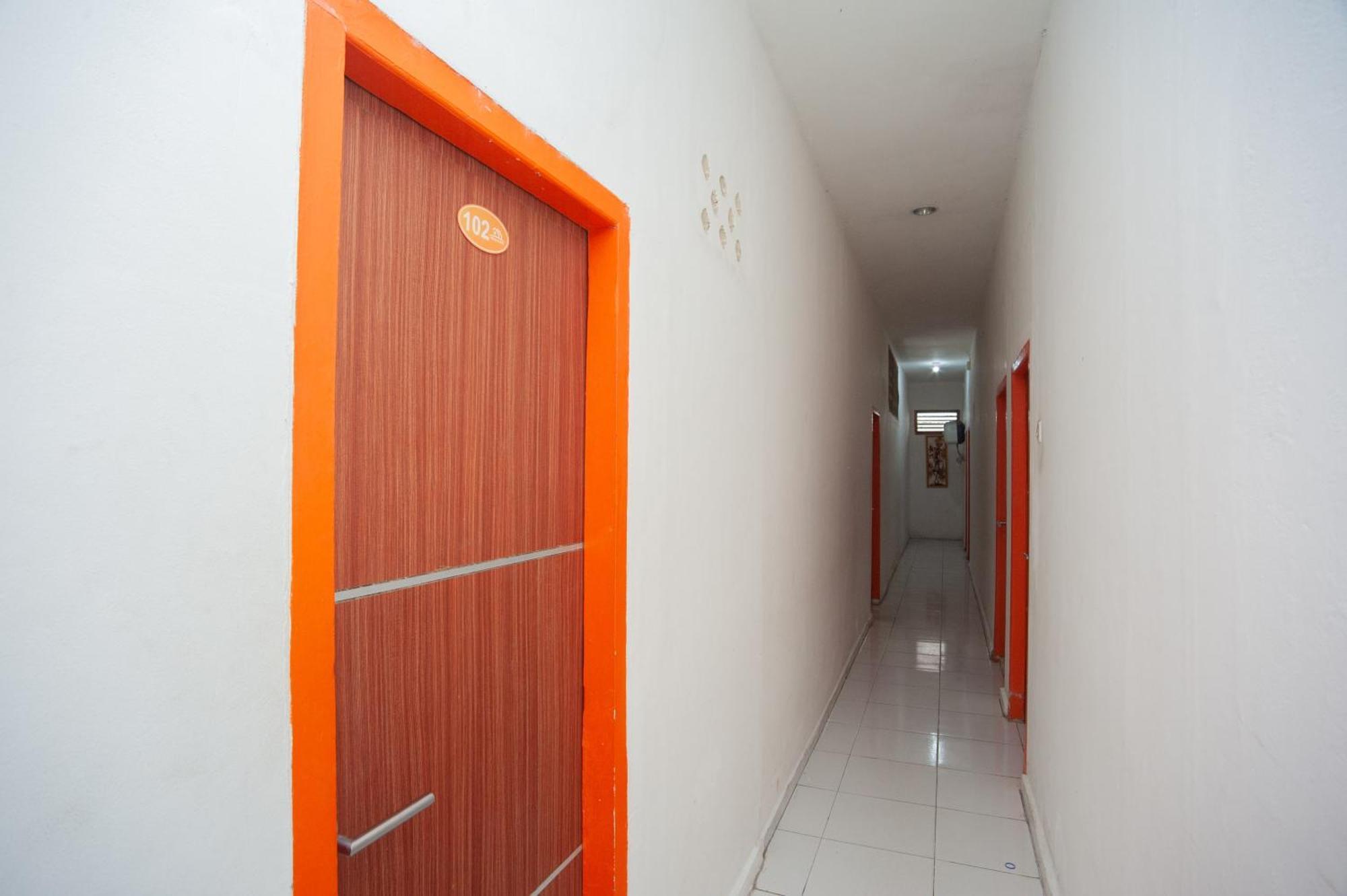 Hotel Reddoorz Near Jalan Jenderal Sudirman Palembang Zewnętrze zdjęcie